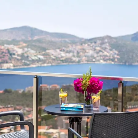 Villa Sleeps 8 With Pool Air Con And Wifi