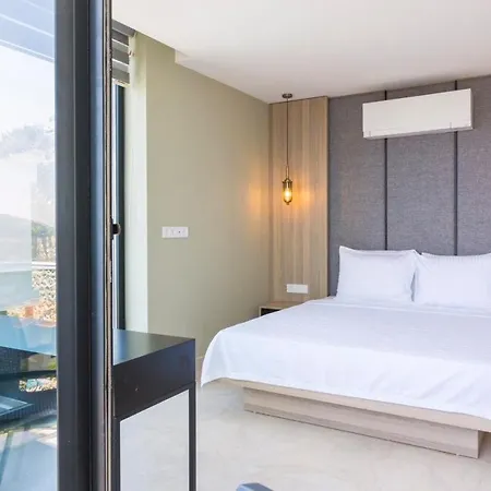 Villa Sleeps 8 With Pool Air Con And Wifi
