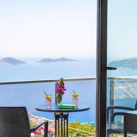 Sleeps 8 With Pool Air Con And Wifi